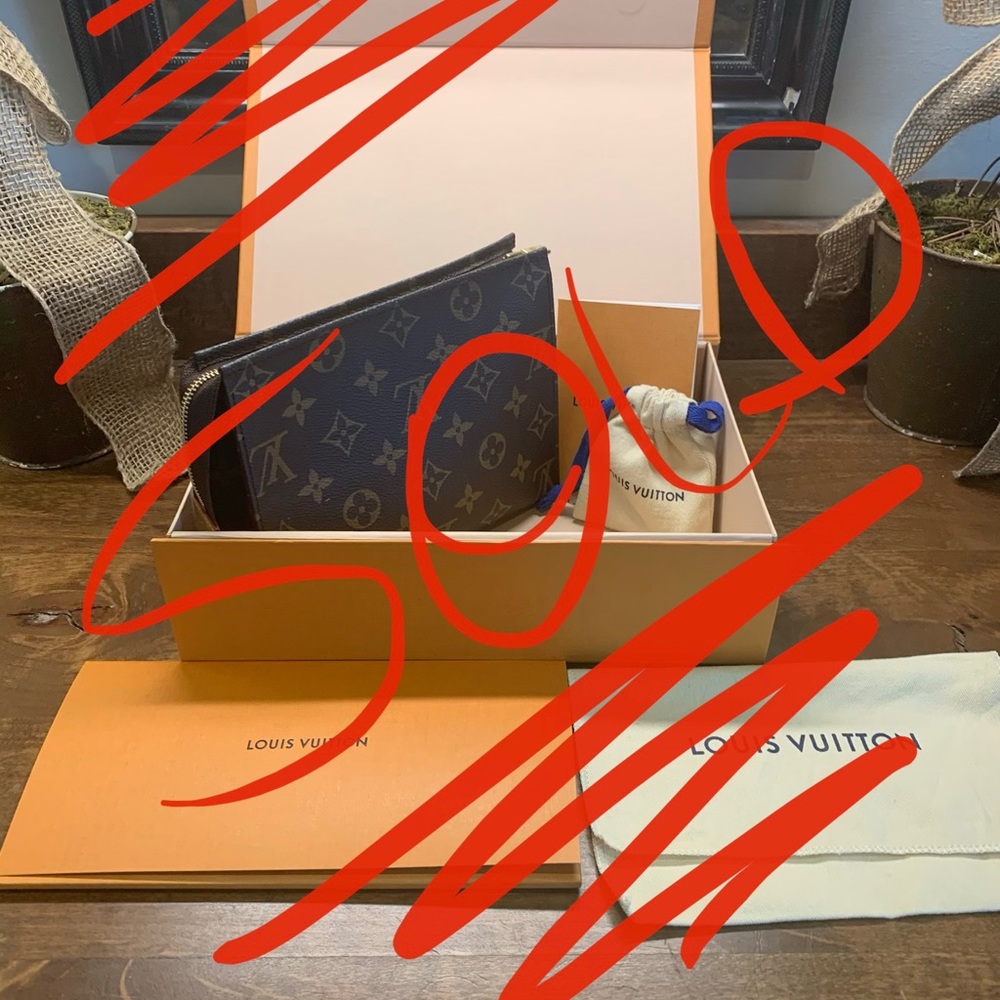 Louis Vuitton Toiletry 19